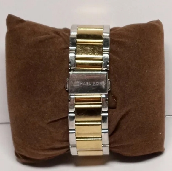 Michael Kors women's 2 Tone Chronograph w Date Oversized Quartz Watch. - Picture 5 of 8